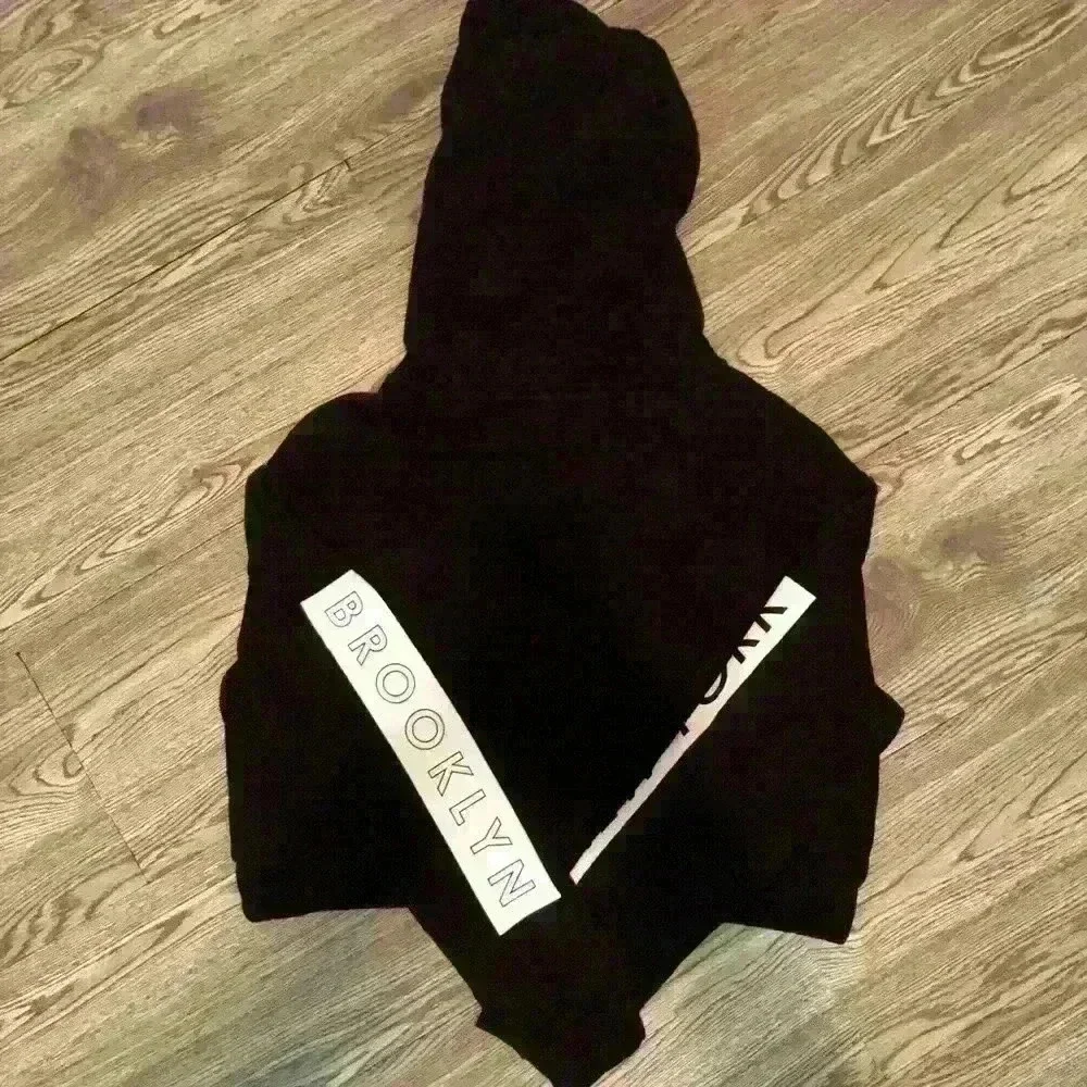 🎉 H&M Teen Black Crop top hoodie